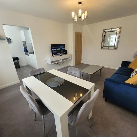 Bumblebee Bungalow - With Separate Office And Gaming Space By Catchpole Stays Colchester Dış mekan fotoğraf