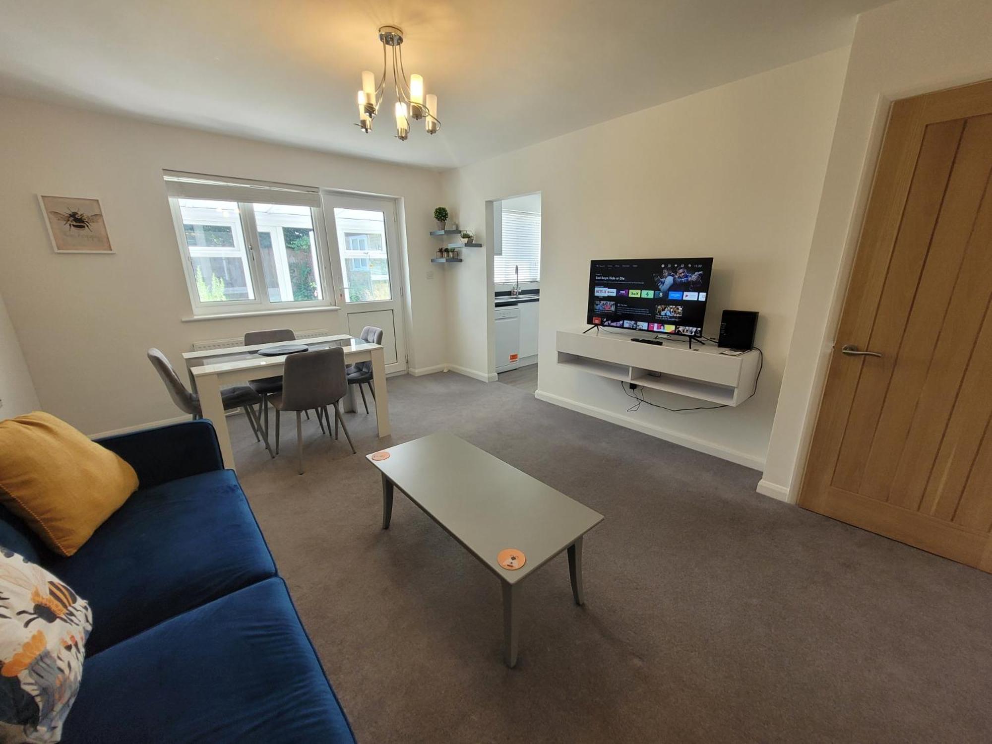 Bumblebee Bungalow - With Separate Office And Gaming Space By Catchpole Stays Colchester Dış mekan fotoğraf