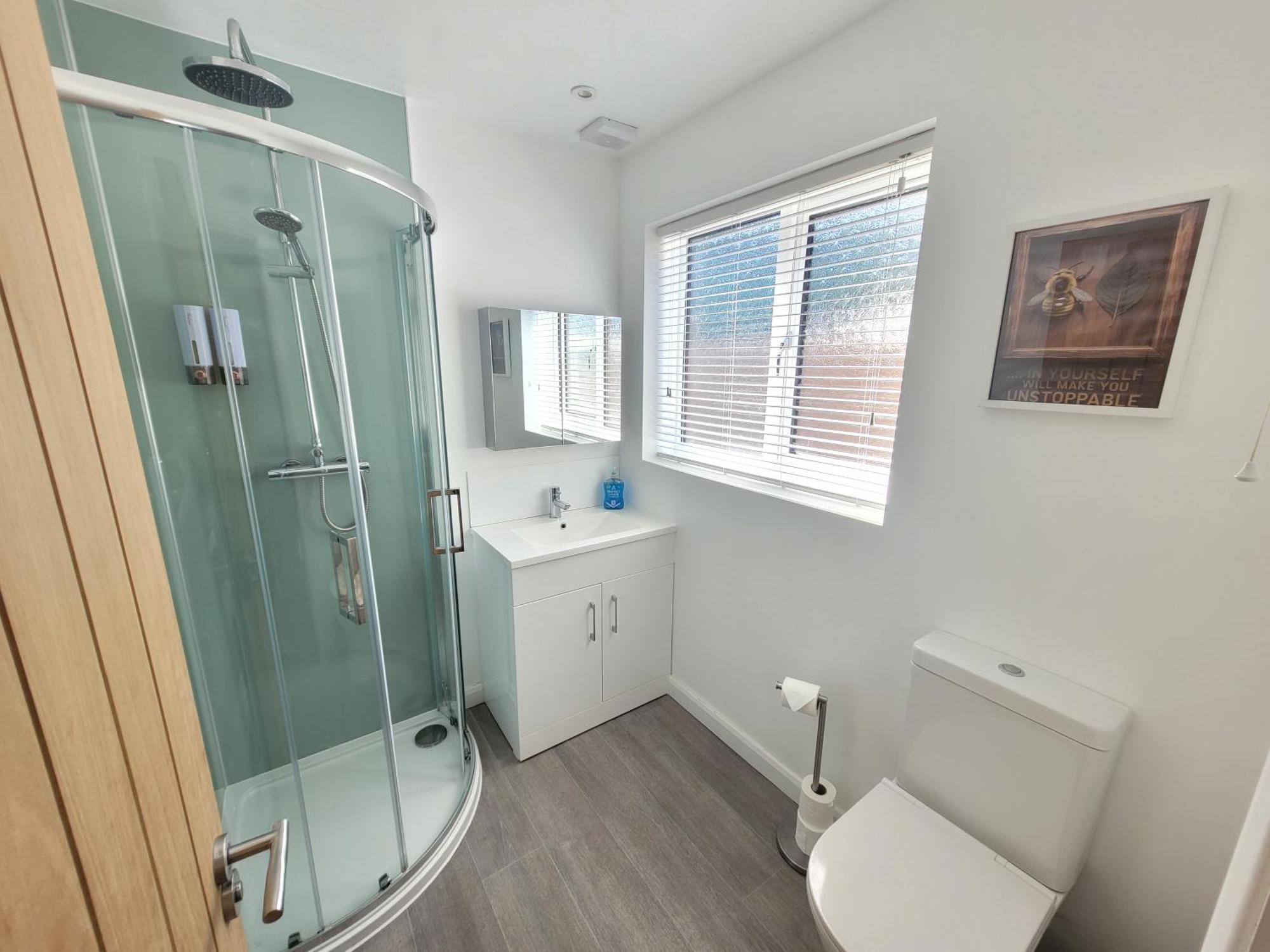 Bumblebee Bungalow - With Separate Office And Gaming Space By Catchpole Stays Colchester Dış mekan fotoğraf