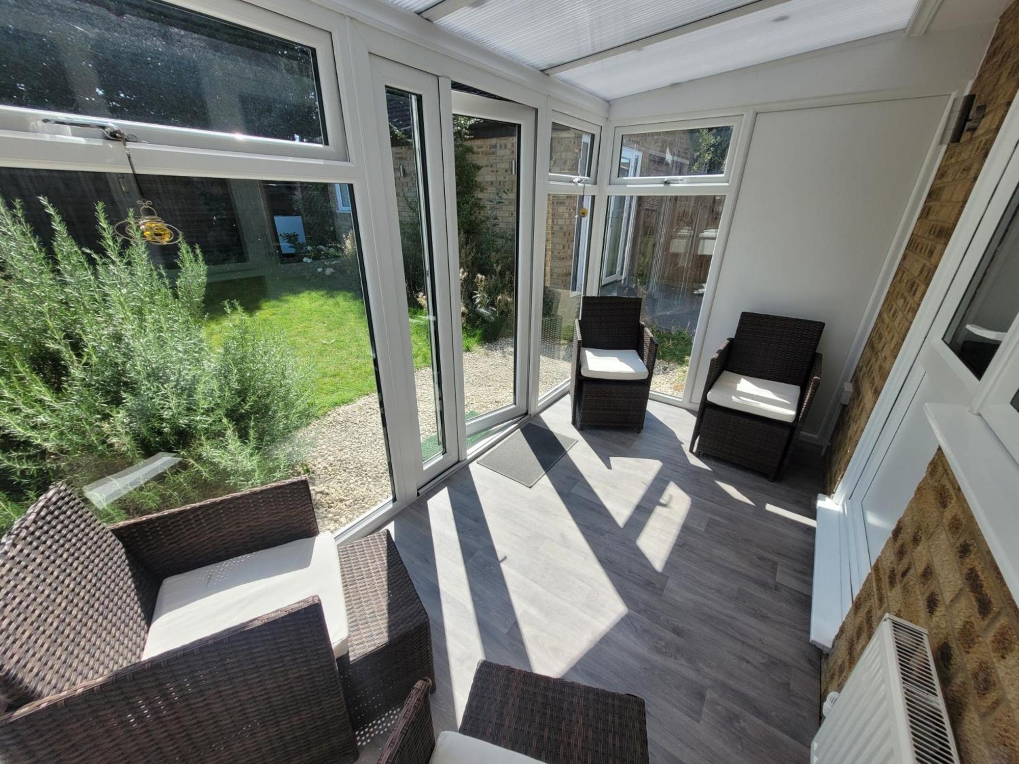 Bumblebee Bungalow - With Separate Office And Gaming Space By Catchpole Stays Colchester Dış mekan fotoğraf