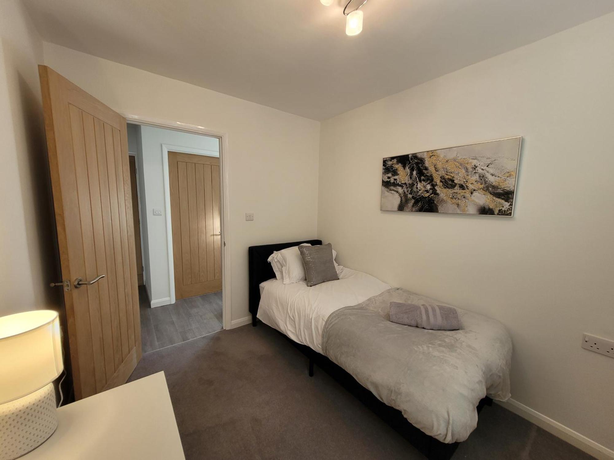 Bumblebee Bungalow - With Separate Office And Gaming Space By Catchpole Stays Colchester Dış mekan fotoğraf
